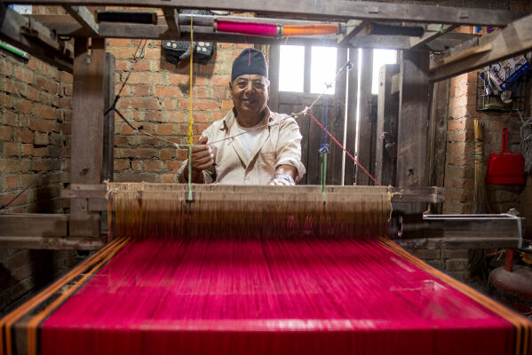 weaving Ehee Patasi from Handlooms