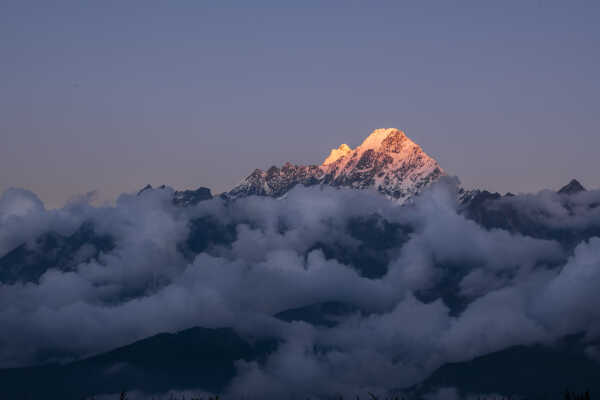Langtang Lirung Sunset