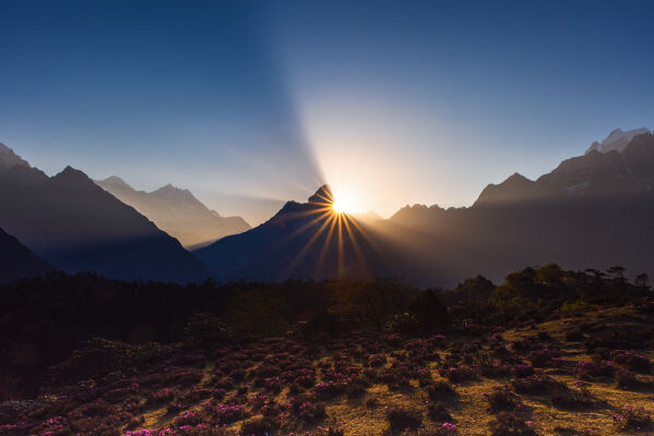 Sunrise in Mt Ama Dablam