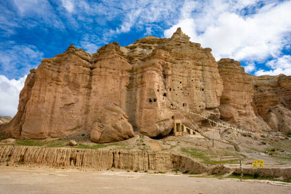 Jhong cave upper mustang