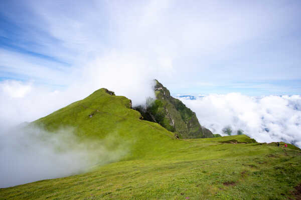 Badimalika trek bajura