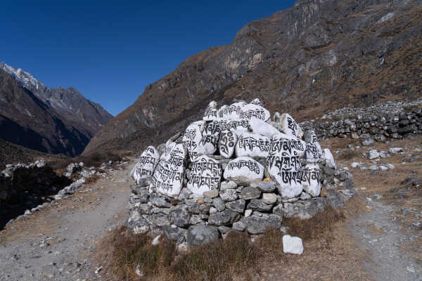 Mani Stone on the way to Tsho Rolpa lake