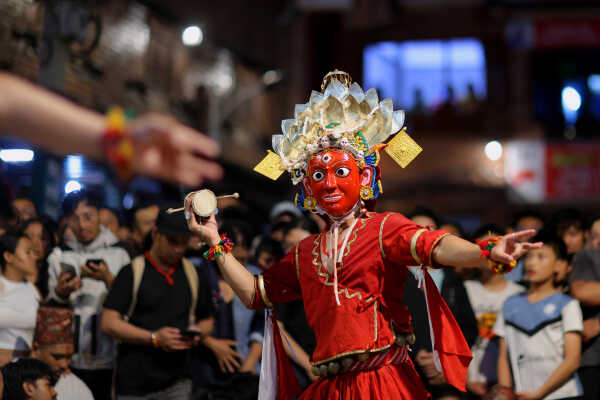 Daangi deity performing during Layaku Bhaila