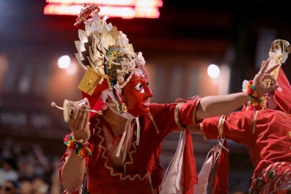 Daangi deity performing during Layaku Bhaila