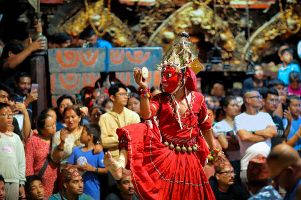 Daangi deity performing during Layaku Bhaila