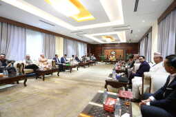 Prime Minister Sushila Karki Begins Dialogue with Political Parties at Baluwatar