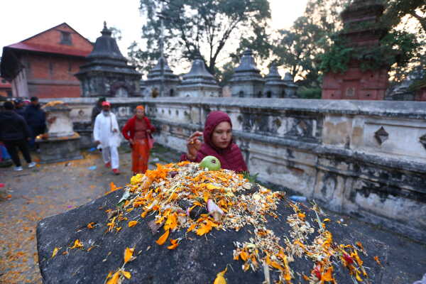 Balachaturdashi Ritual at Pashupatinath Devotees Offer Shatbij in Honor of Ancestors