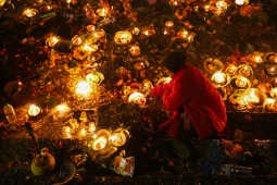 Balachaturdashi Ritual at Pashupatinath Devotees Offer Shatbij in Honor of Ancestors