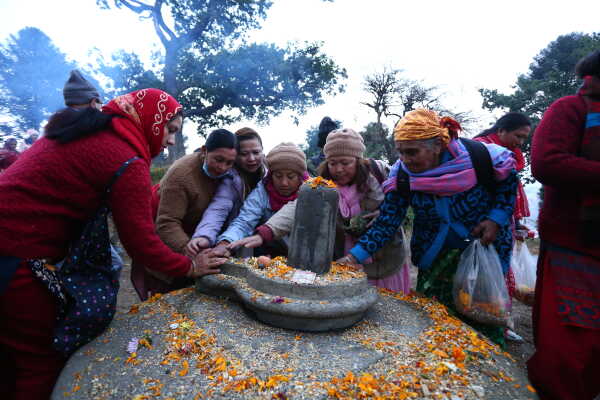 Balachaturdashi Ritual at Pashupatinath Devotees Offer Shatbij in Honor of Ancestors