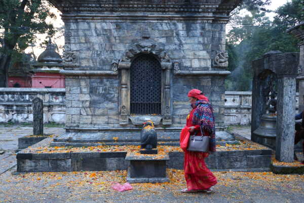 Balachaturdashi Ritual at Pashupatinath Devotees Offer Shatbij in Honor of Ancestors