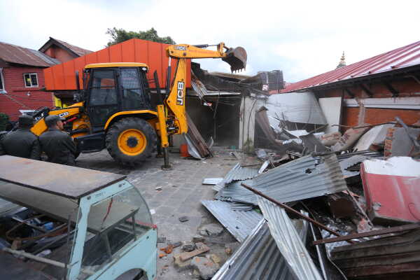 Kathmandu Metropolitan City Demolishes Illegal Structures in Thapathali Heritage Area (11)