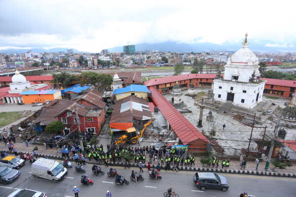 Kathmandu Metropolitan City Demolishes Illegal Structures in Thapathali Heritage Area (12)