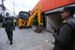 Kathmandu Metropolitan City Demolishes Illegal Structures in Thapathali Heritage Area (6)