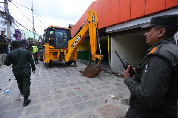 Kathmandu Metropolitan City Demolishes Illegal Structures in Thapathali Heritage Area (6)
