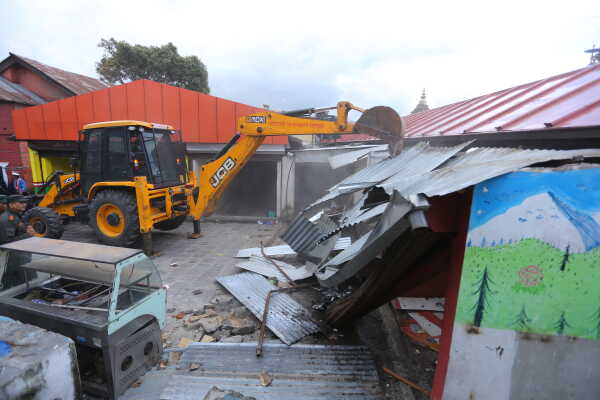 Kathmandu Metropolitan City Demolishes Illegal Structures in Thapathali Heritage Area (7)