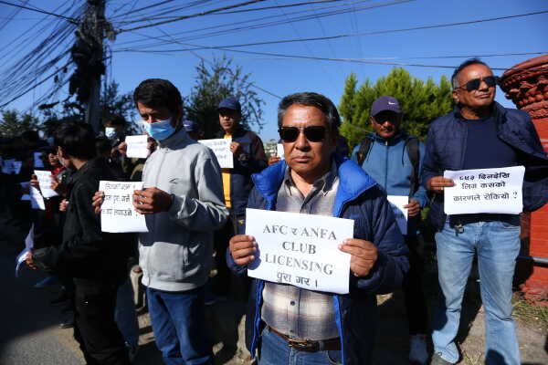 Sahid Smarak League Clubs Stage Peaceful Protest at ANFA Gate