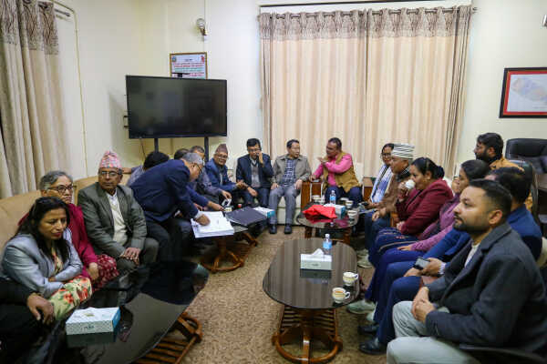 Nepali Communist Party Leaders Reach Election Commission for Party Registration