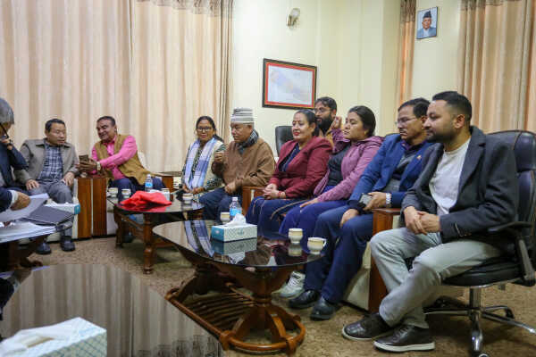 Nepali Communist Party Leaders Reach Election Commission for Party Registration