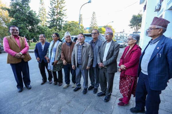 Nepali Communist Party Leaders Reach Election Commission for Party Registration