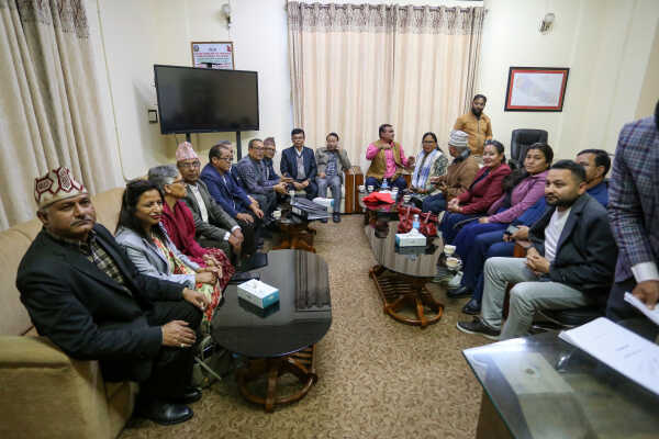 Nepali Communist Party Leaders Reach Election Commission for Party Registration