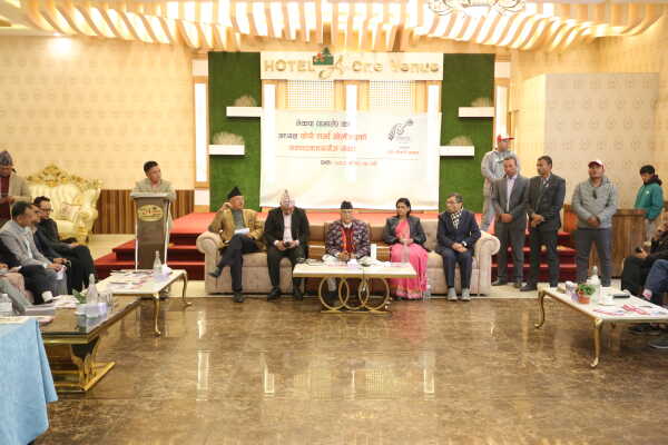 UML Chair KP Sharma Oli Holds Interaction Program with Editors in Koteshwor