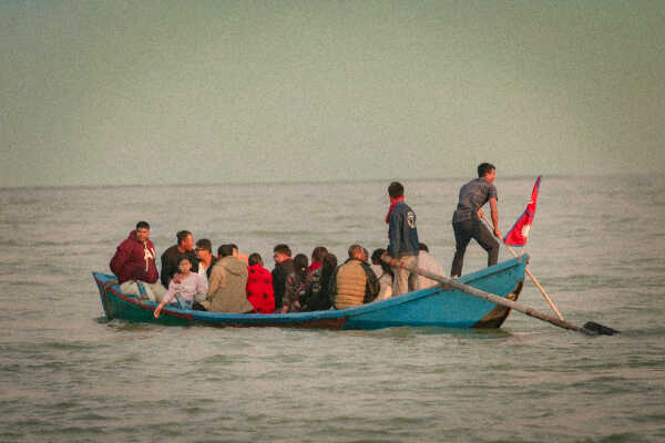 STORIES OF RIVER: RIVER, BOATS AND EVERYDAY LIVES