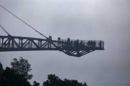 Skywalk in Bhedetar Sees Surge of Visitors on New Year 2026