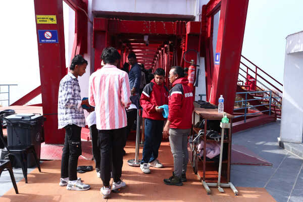 Skywalk in Bhedetar Sees Surge of Visitors on New Year 2026