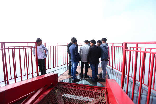 Skywalk in Bhedetar Sees Surge of Visitors on New Year 2026