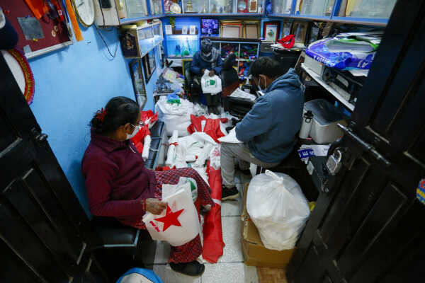 Flag Makers Busy Ahead of House of Representatives Election in Kathmandu