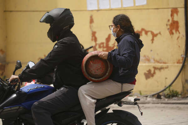 Cooking Gas Shortage Leads to Half-Cylinder Sales in Kathmandu