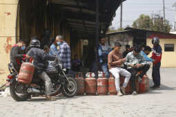 Cooking Gas Shortage Leads to Half-Cylinder Sales in Kathmandu
