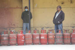 Cooking Gas Shortage Leads to Half-Cylinder Sales in Kathmandu