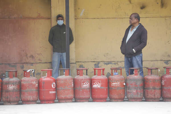 Cooking Gas Shortage Leads to Half-Cylinder Sales in Kathmandu
