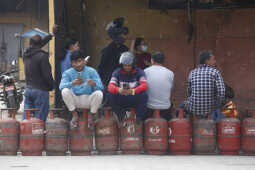 Cooking Gas Shortage Leads to Half-Cylinder Sales in Kathmandu