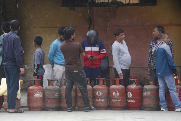 Cooking Gas Shortage Leads to Half-Cylinder Sales in Kathmandu