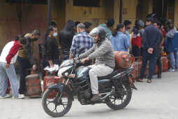 Cooking Gas Shortage Leads to Half-Cylinder Sales in Kathmandu