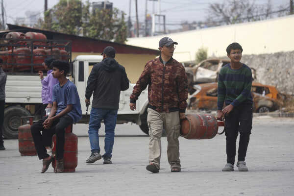 Cooking Gas Shortage Leads to Half-Cylinder Sales in Kathmandu