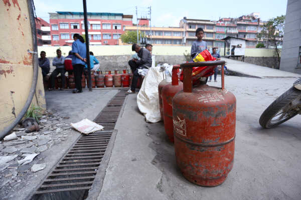 Cooking Gas Shortage Leads to Half-Cylinder Sales in Kathmandu
