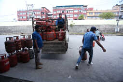 Cooking Gas Shortage Leads to Half-Cylinder Sales in Kathmandu