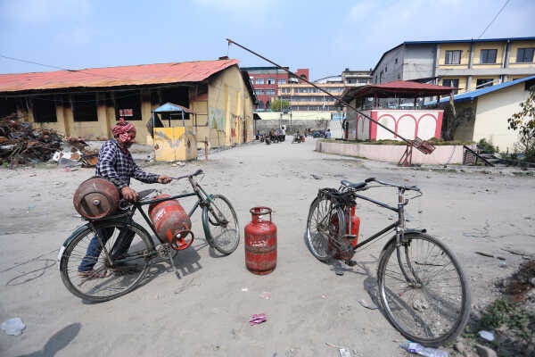 Cooking Gas Shortage Leads to Half-Cylinder Sales in Kathmandu