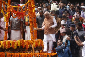 KP Sharma Oli Performs Last Rites of His Father Mohan Prasad Oli