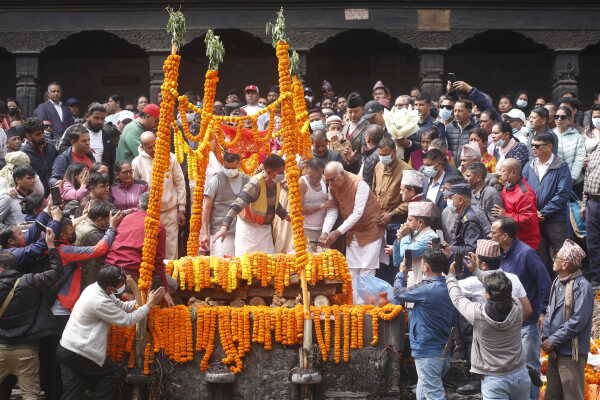 KP Sharma Oli Performs Last Rites of His Father Mohan Prasad Oli