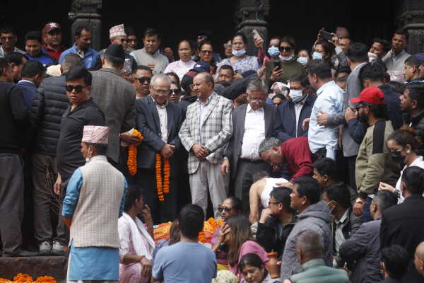 KP Sharma Oli Performs Last Rites of His Father Mohan Prasad Oli