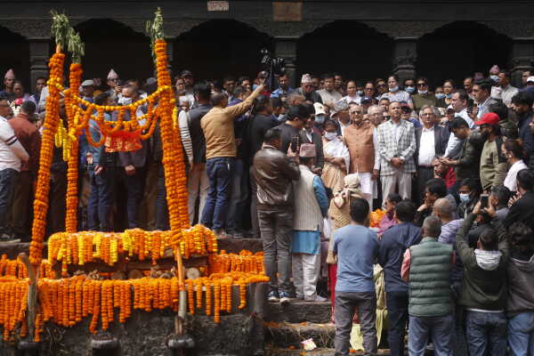 KP Sharma Oli Performs Last Rites of His Father Mohan Prasad Oli