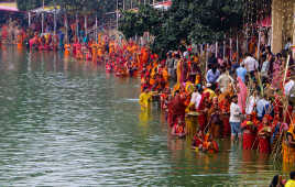 Pond full of Devotees